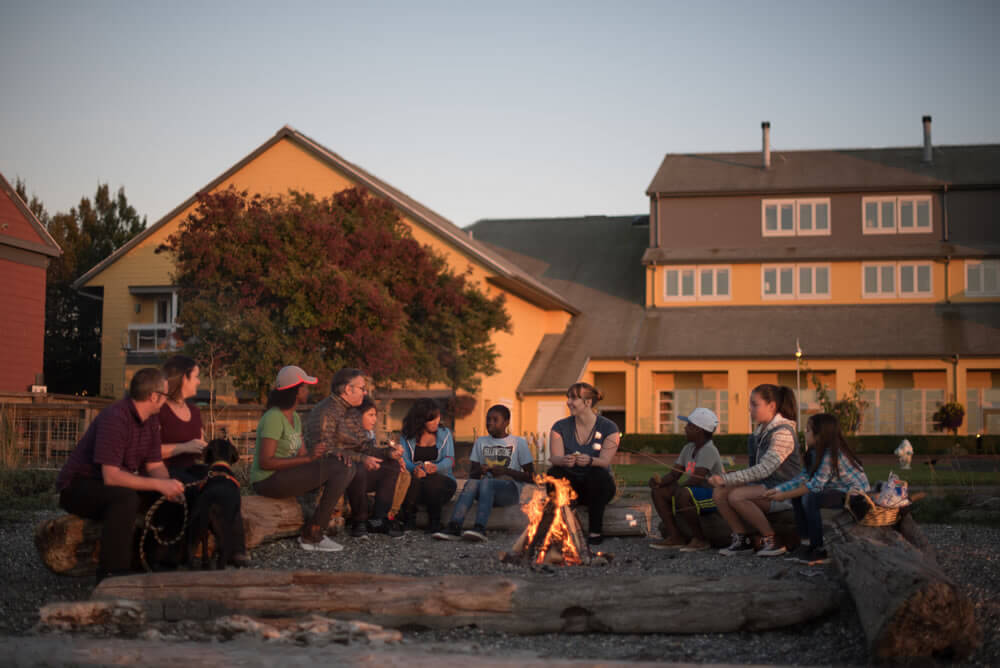 Making s'mores is one of our favorite kid-friendly activities at Semiahmoo Resort in Washington State, a top PNW vacation destination #pnw #firepit #semiahmoo #semiahmooresort #washingtonstate