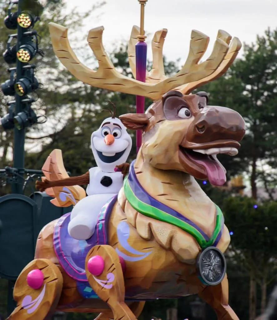 Olaf and Sven at Disneyland Paris