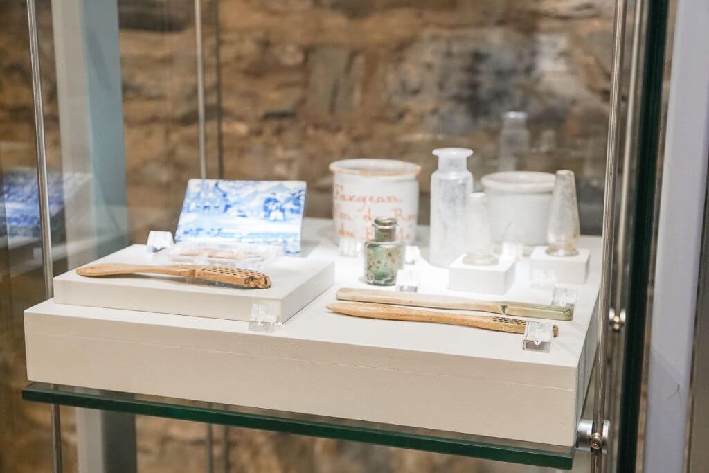 Photo of Canadian artifacts from The Saint-Louis Forts and Châteaux site in Quebec City, Canada #saintlouisforts #historicalsite #UNESCO #familytravel