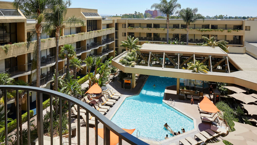 Does The Anaheim Hotel Have A Shuttle To Disneyland Ampeblumenau br