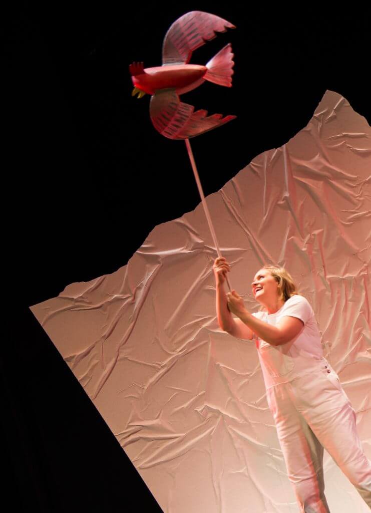 Kirsty Sadler in SCT’s 2018 production of The Very Hungry Caterpillar Show. Photo by Elise Bakketun. #caterpillarshow #caterpillarsct