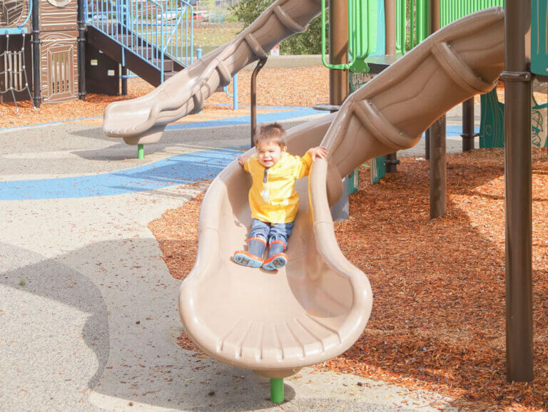 See why Kent, WA is the coolest kid-friendly spot near Seattle, WA, perfect for a family friendly staycation #visitkentwa #pnw #washingtonstate #explorewa #familytravel