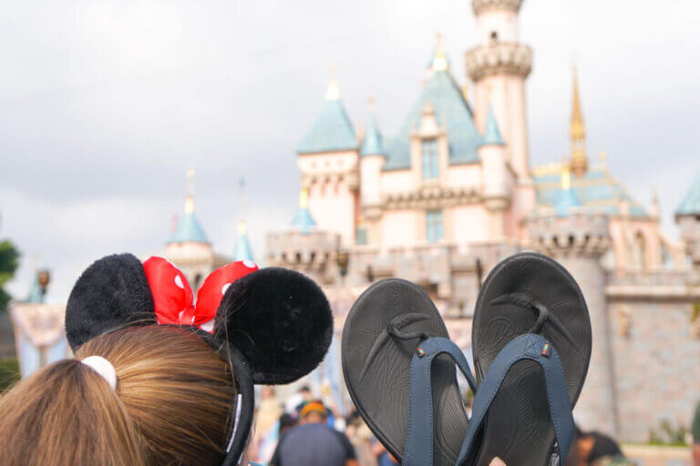 Wiivv custom sandals are the best shoes for Disneyland #disneyland #wiivv #customsandals #flipflops | Wiivv Custom Sandals: the Best Shoes for Walking Around Disneyland featured by top Disney blogger, Marcie in Mommyland