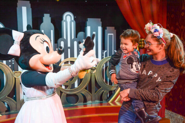 Find out how to maximize your time at Disney's Hollywood Studios with kids at Walt Disney World in Orlando, Florida #waltdisneyworld #hollywoodstudios | The Ultimate Guide to Spending 1 Day at Hollywood Studios with Kids featured by top Disney blogger, Marcie in Mommyland