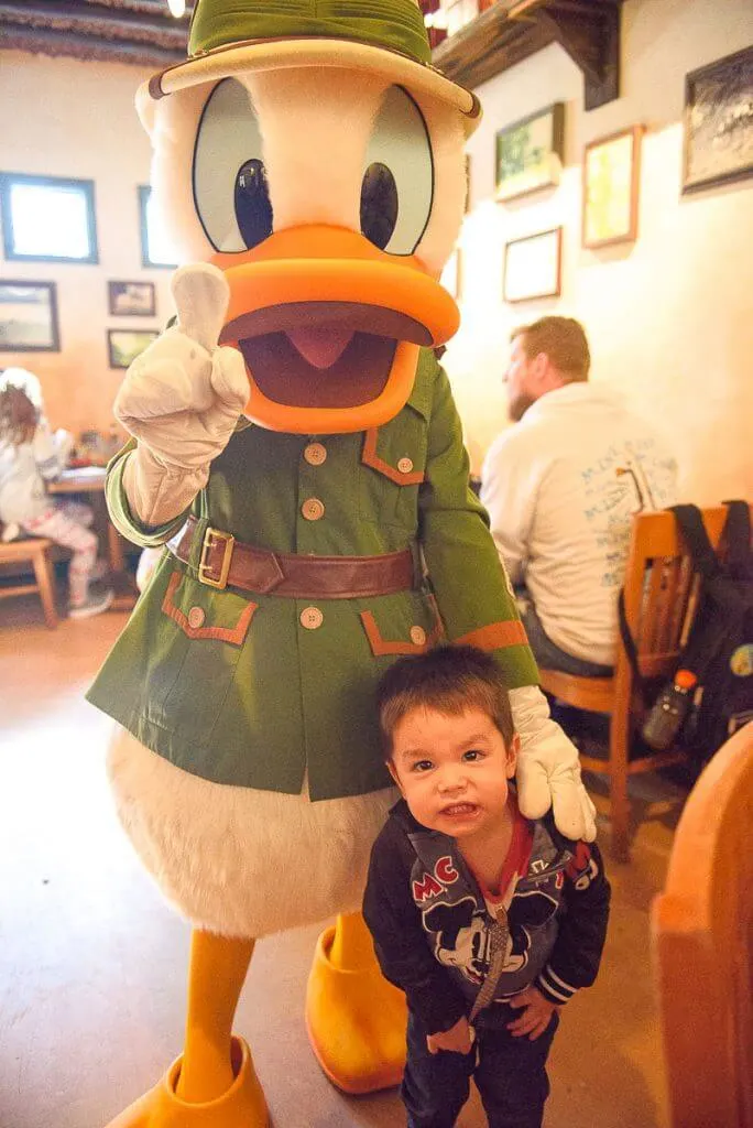 Tusker House is the only character dining experience at Walt Disney World's Animal Kingdom Park and they offer the Tusker House character breakfast, Tusker House character lunch, and Tusker House character dinner #tuskerhouse #animalkingdom #waltdisneyworld #disneyworld #donaldduck #characterdining