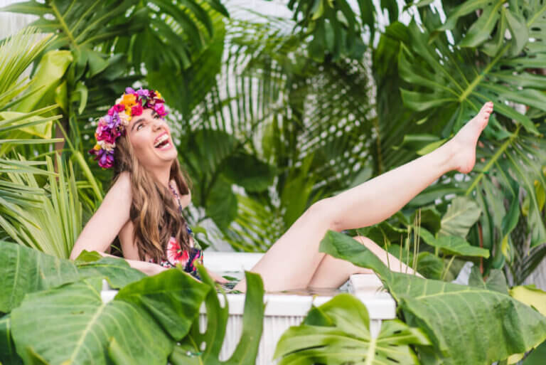 For a new Kauai photographer experience, book a Kauai Jungle Tub photo shoot, one of the most unique photo shoots on Kauai. | Kauai Jungle Tub - a New Kauai Photographer Experience featured by top US travel blogger, Marcie in Mommyland