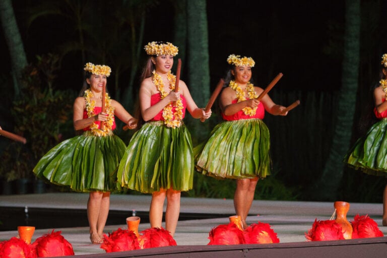 Looking for a kid-friendly luau on Kauai? Find out why Smith Family Garden Luau is one of the best luaus on Kauai for kids. | Smith Family Garden Luau featured by top US travel blogger, Marcie in Mommyland