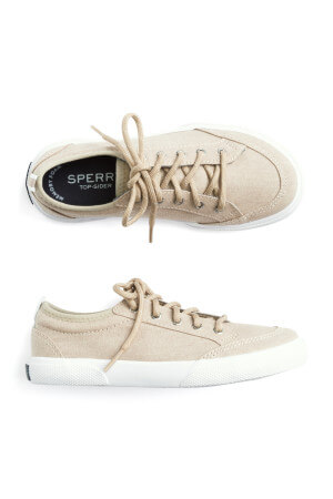 We even got a pair of boys Sperry Deck Fin Shoe in this Stitch Fix Kids subscription box.