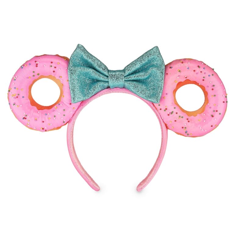 Kids will love wearing this Minnie Mouse donut headband | Top 25 Disney Gift Ideas for Toddlers featured by top US Disney blogger, Marcie and the Mouse