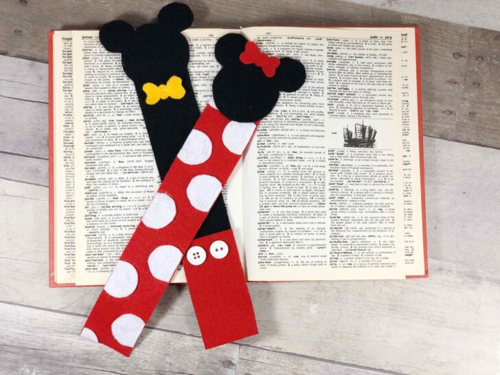 Disney Bookmarks: Mickey and Minnie Felt Craft, a tutorial featured by top US Disney blogger, Marcie and the Mouse.