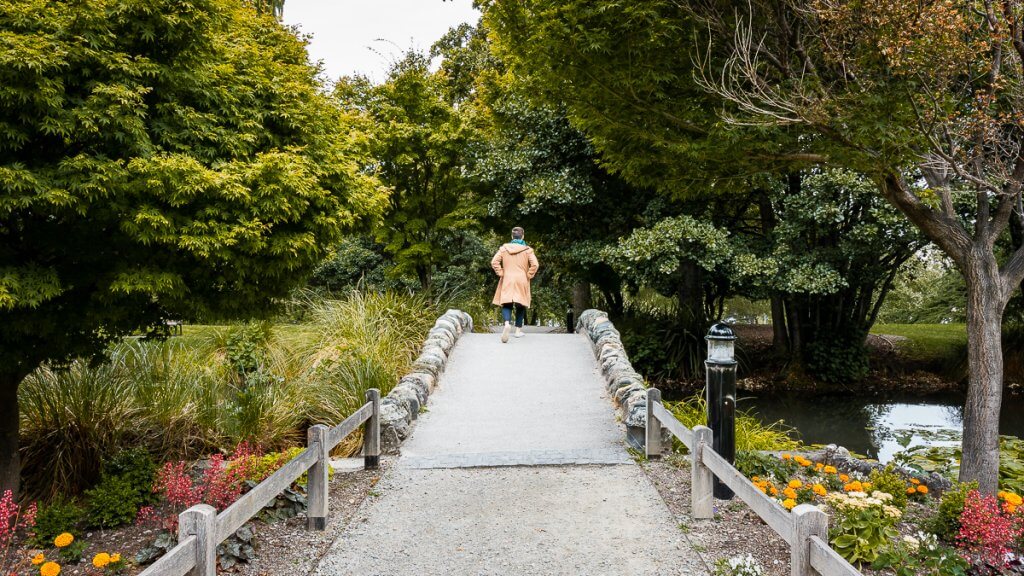 Top 12 Things to do in Queenstown with Kids featured by top family travel blogger, Marcie in Mommyland: Queenstown Gardens is a fun place to go in Queenstown with kids