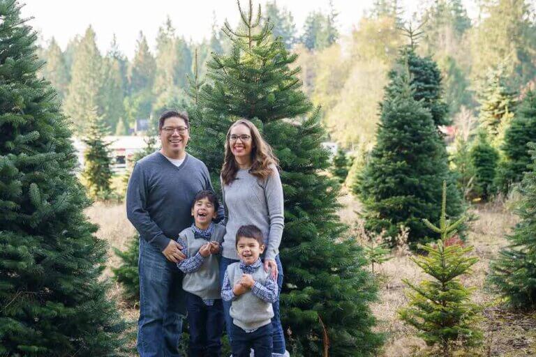 How to take your own DIY Christmas Family Portraits, tips featured by top Seattle lifestyle blogger, Marcie in Mommyland