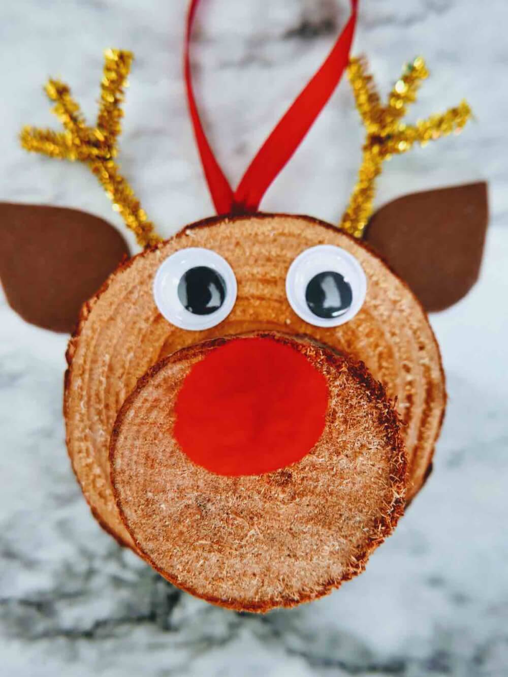 How to Make Beautiful DIY Reindeer Ornaments with Wood Slices