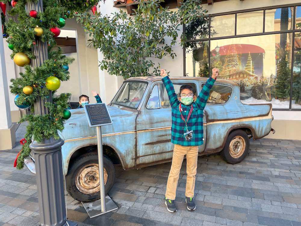 Don't forget to take photos with Weasley's flying car at Universal Studios Hollywood at Christmas!