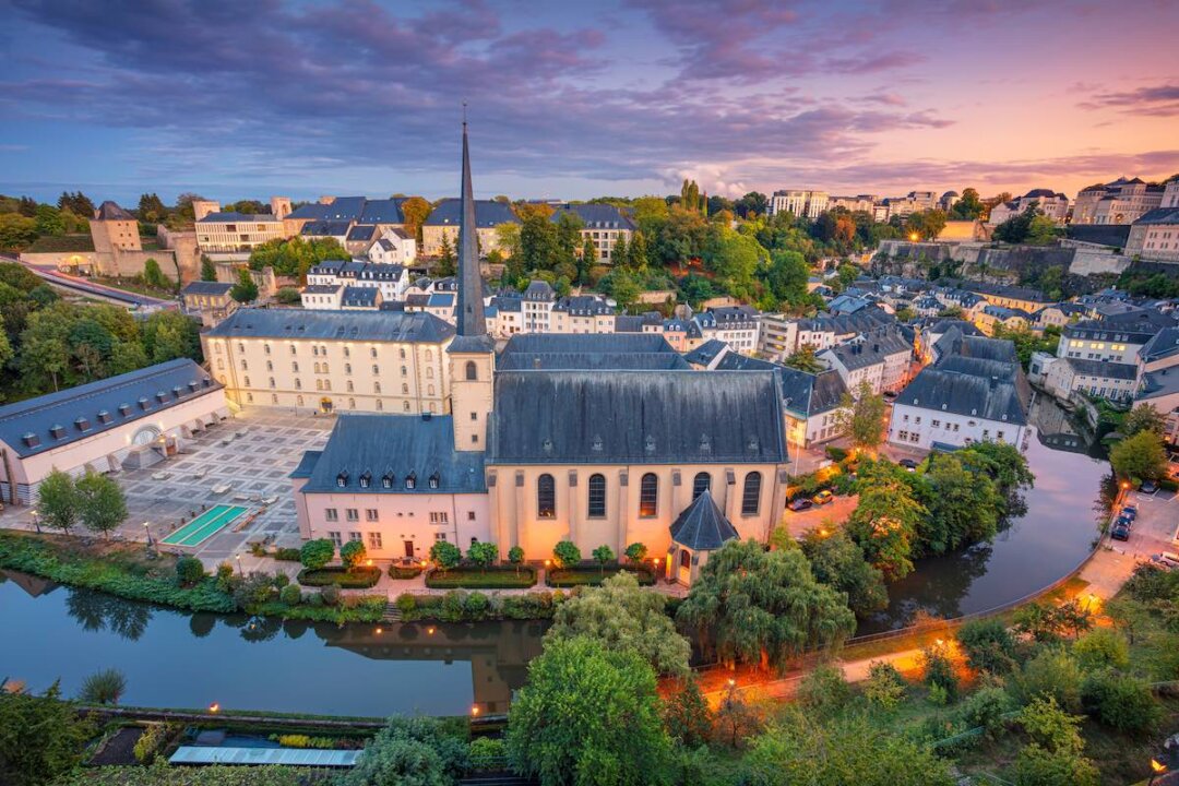 15 Amazing Day Trips from Paris by Train You Can’t Miss (2025)