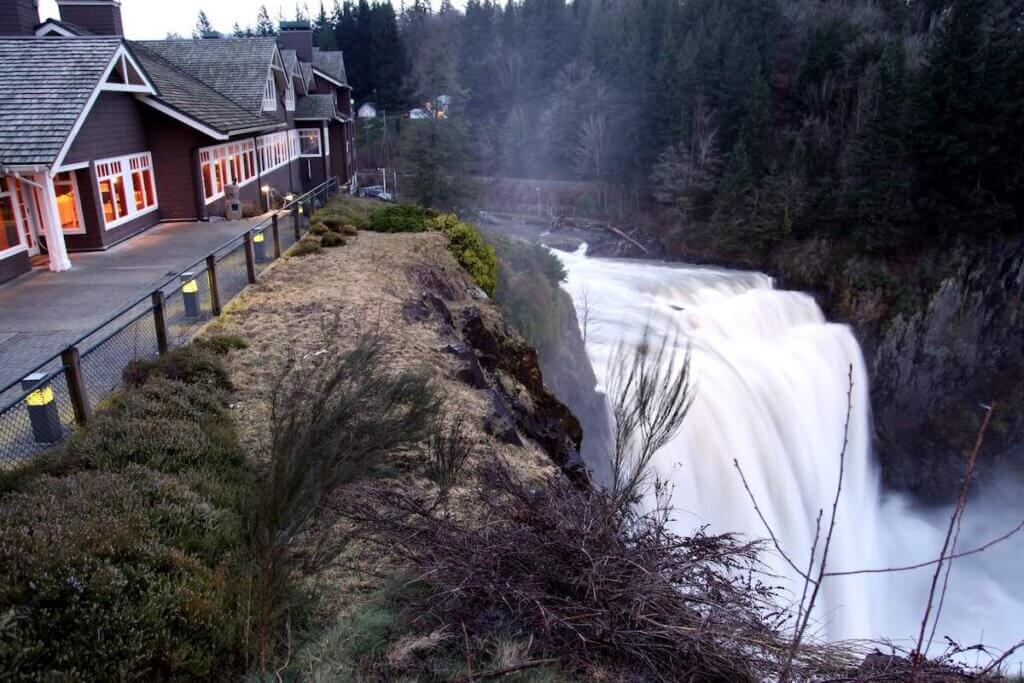 Lodge on the edge and Snoqualmie Falls near Seattle, Washington