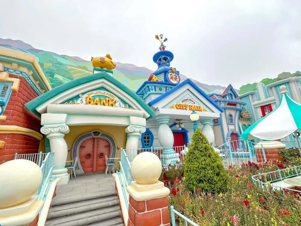 Image of Disneyland Toontown buildings