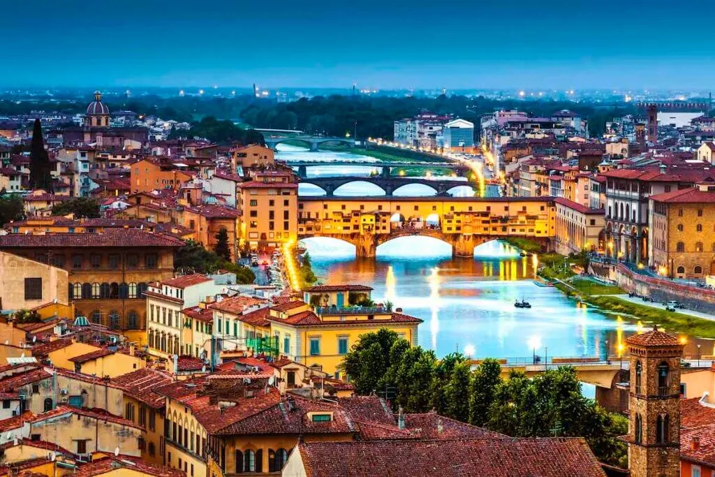 Florence, Ponte Vecchio arch bridge at twilight from Piazzale Michelangelo (Tuscany, Italy)