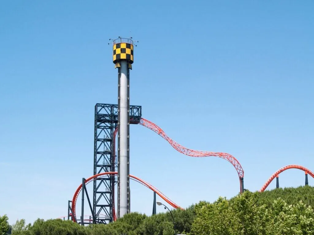 Image of the La Tarantula roller coaster in Parque de atracciones de Madrid Amusement Park
