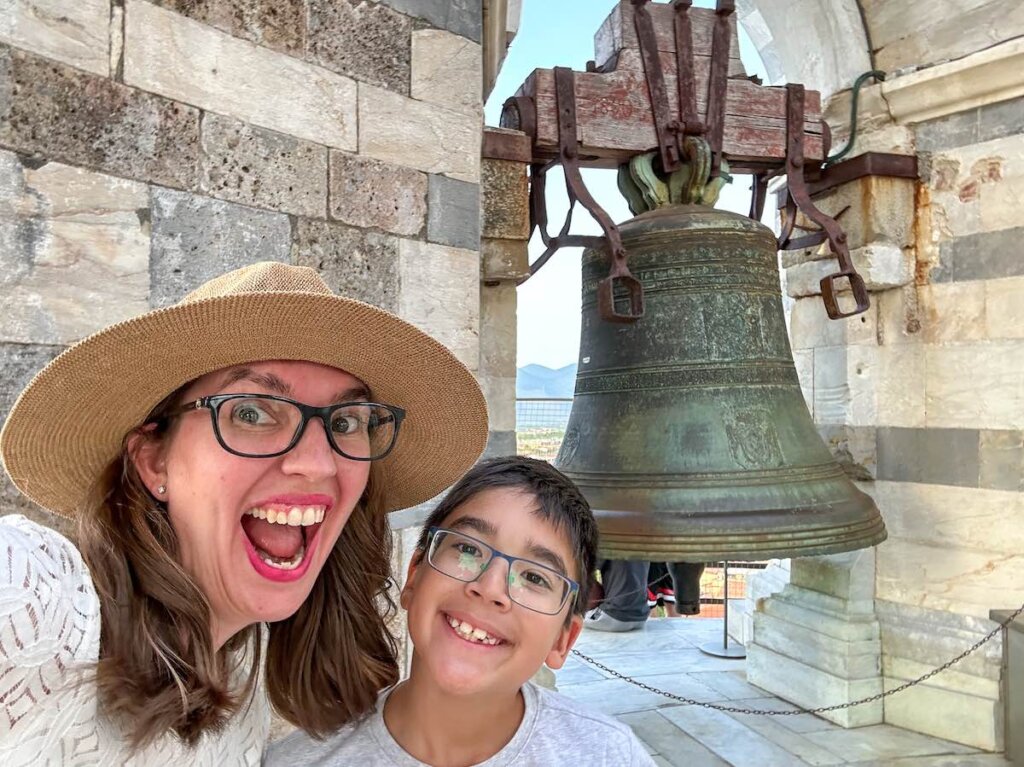 Image of a mom and boy at the Pisa Bell Tower