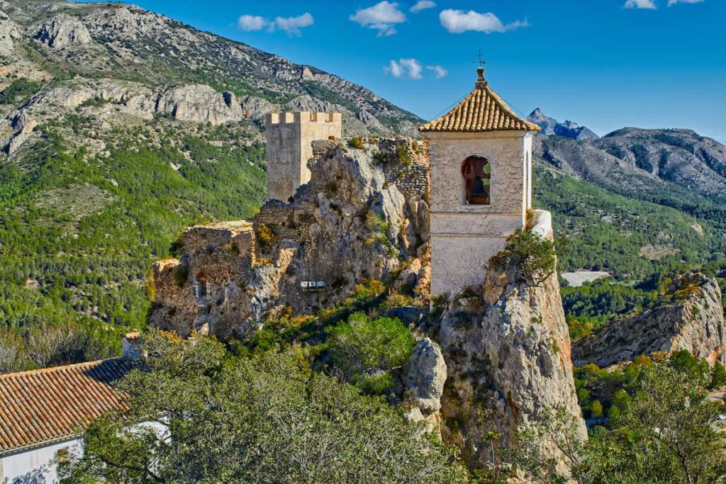 Image of Guadalest Castle (El Castell de Guadalest), one of Spain's most visited castle located in Alicante province