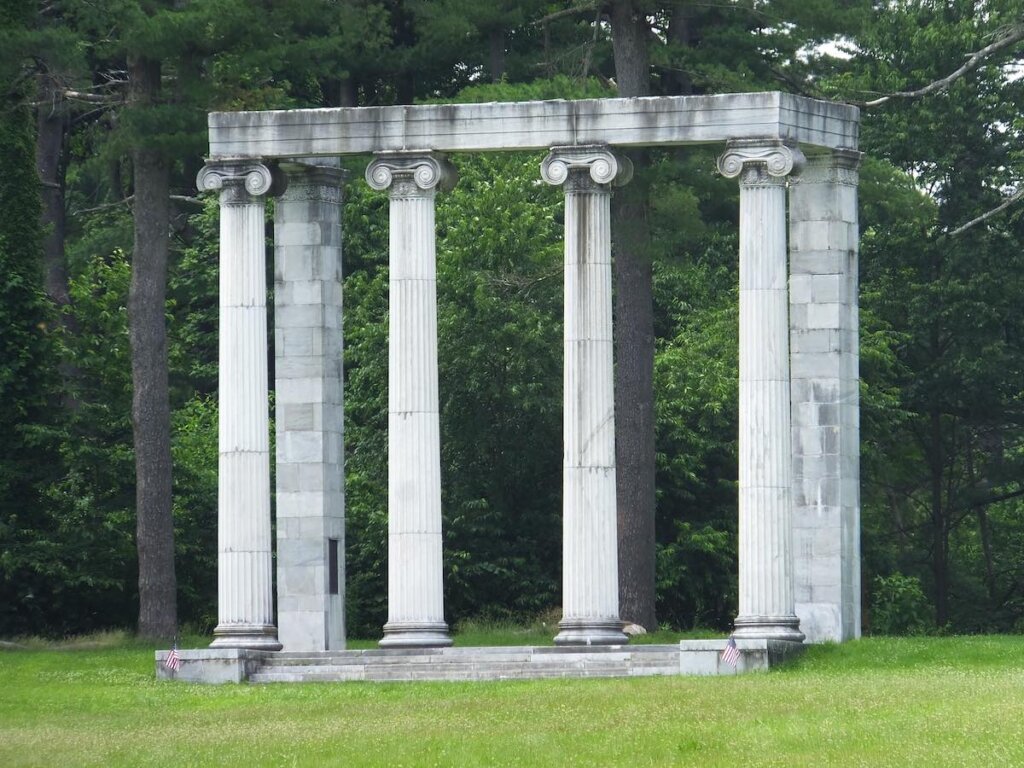 Image of the Princeton Battlefield Monument