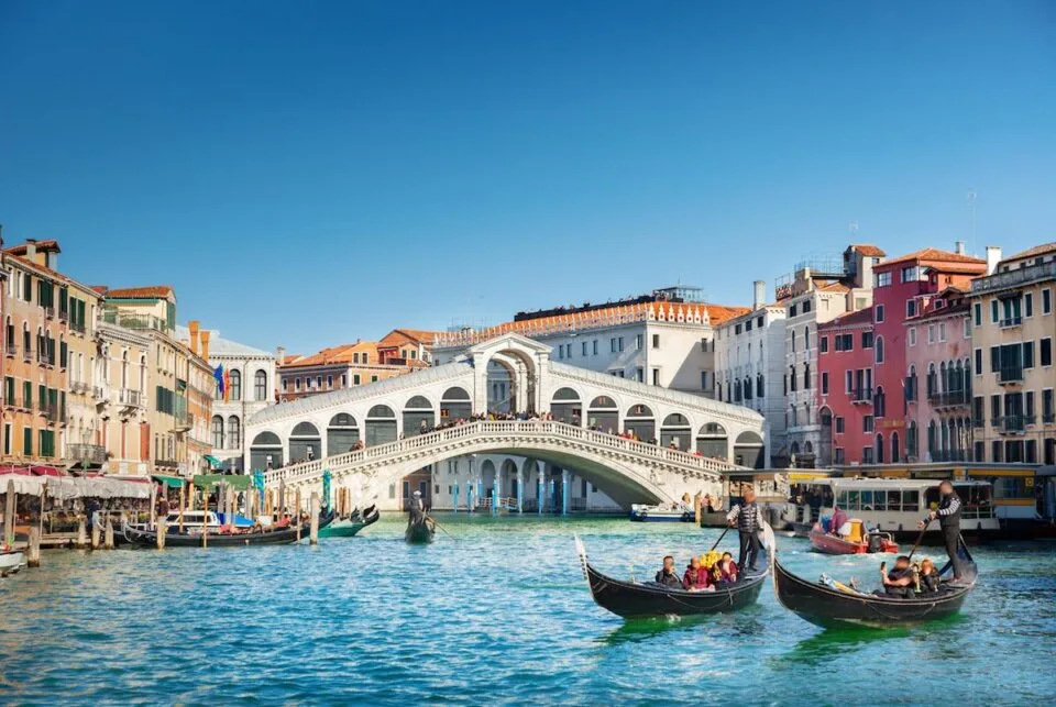 Venice-Travel-Tips-Featured-Image-960x643.jpg