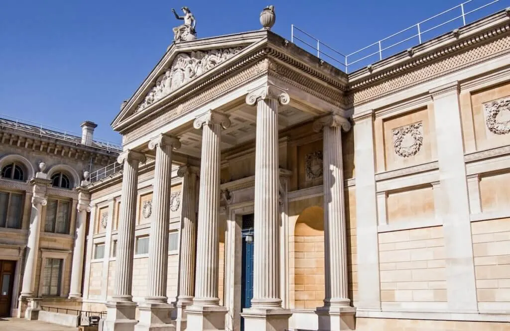 Image of Imposing portico entrance of Oxford's famous Ashmolean Museum.