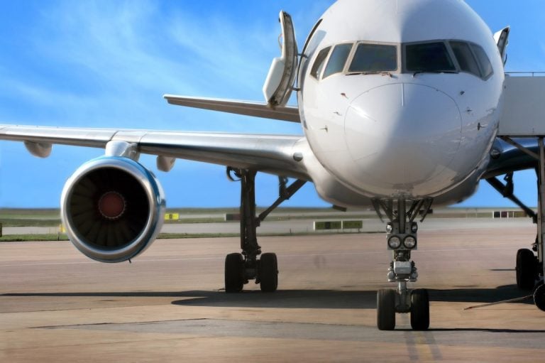 How to Get Cheap Flights Around Christmas, tips featured by top US travel blogger, Marcie in Mommyland | How to find the cheapest flights at Christmas