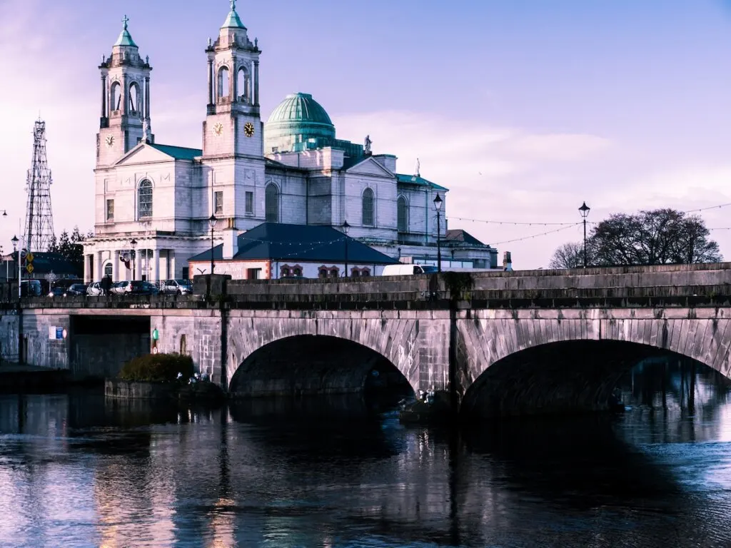 Image of Athlone bridge and river at day time