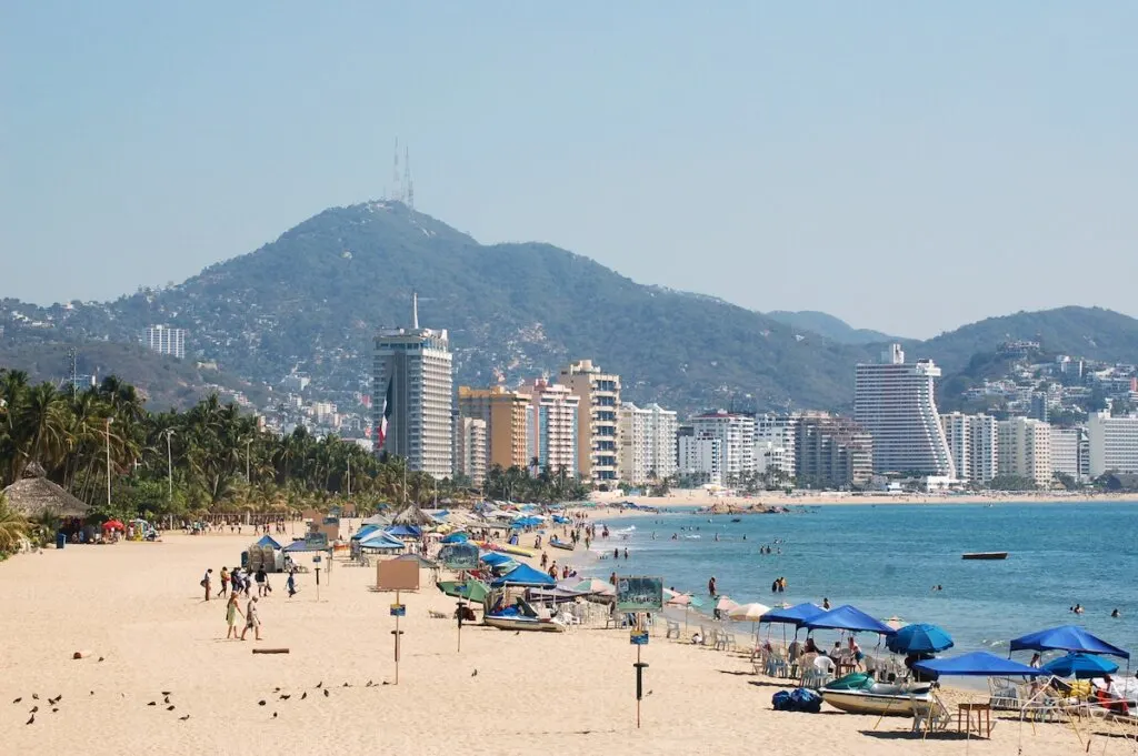 Image of a beach in Acapulco Mexico